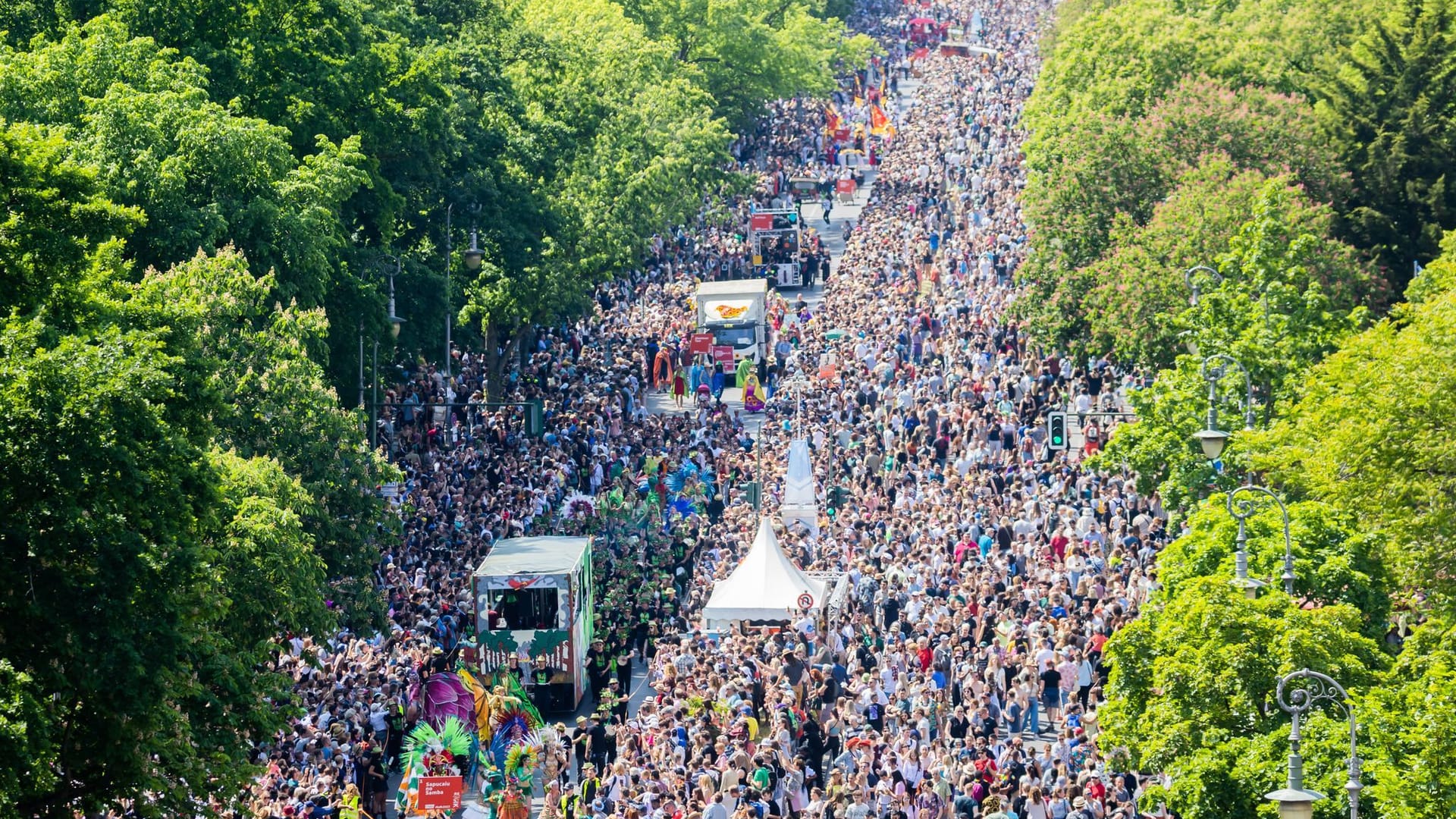 Umzug zum Karneval der Kulturen