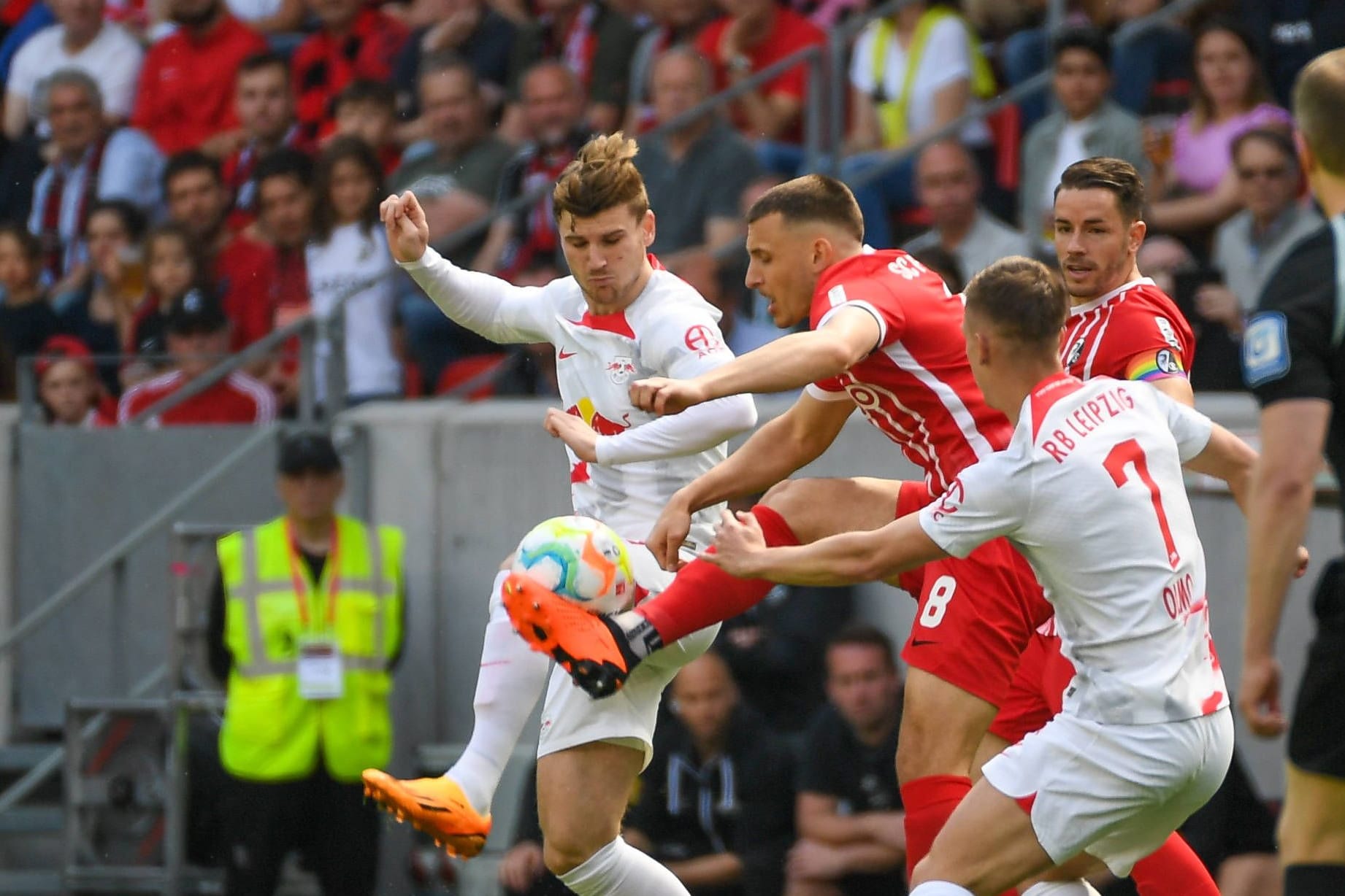 Umkämpftes Duell um die Champions-League-Plätze: Leipzig dominierte über weite Strecken die Partie.