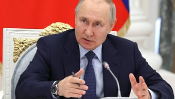 Il presidente russo Putin: i rapporti tra Mosca e Tbilisi sono tesi.