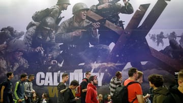 Besucher bei der Veröffentlichung des Ego-Shooter-Spiels 'Call of Duty : WWII' (Archivbild).