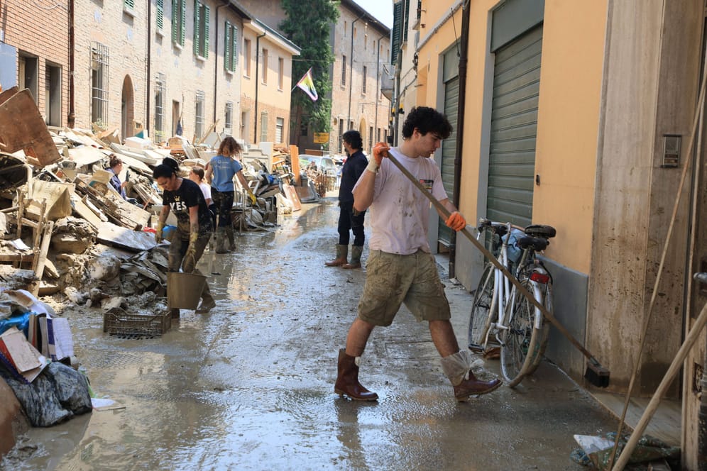 Flugfolgen in Faenza: Der Norden Italiens wurde zunächst von Dürre, dann von Überschwemmungen heimgesucht.