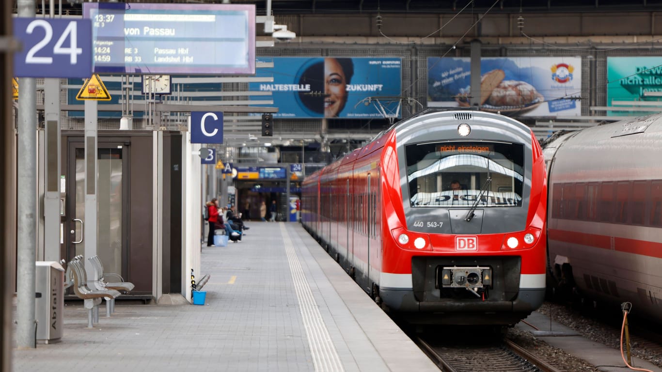 Hauptbahnhof München: Rund 2.000 Kilometer Gleise, 1.800 Weichen und 200 Brücken sollen bis Ende des Jahres erneuert werden.