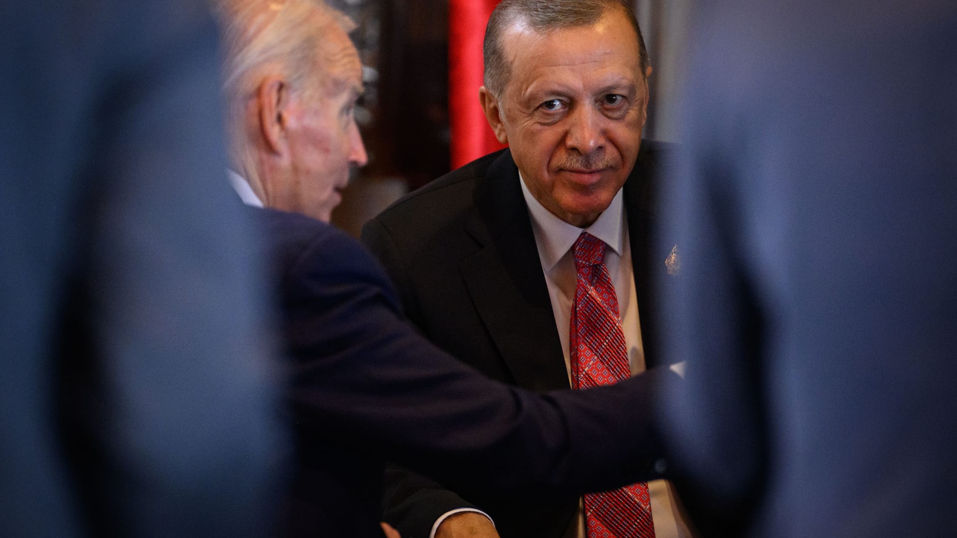 US-Präsident Joe Biden und sein türkischer Widerpart Recep Tayyip Erdogan (r.) am Rande des G-20-Gipfels in Indonesien im Jahr 2022.