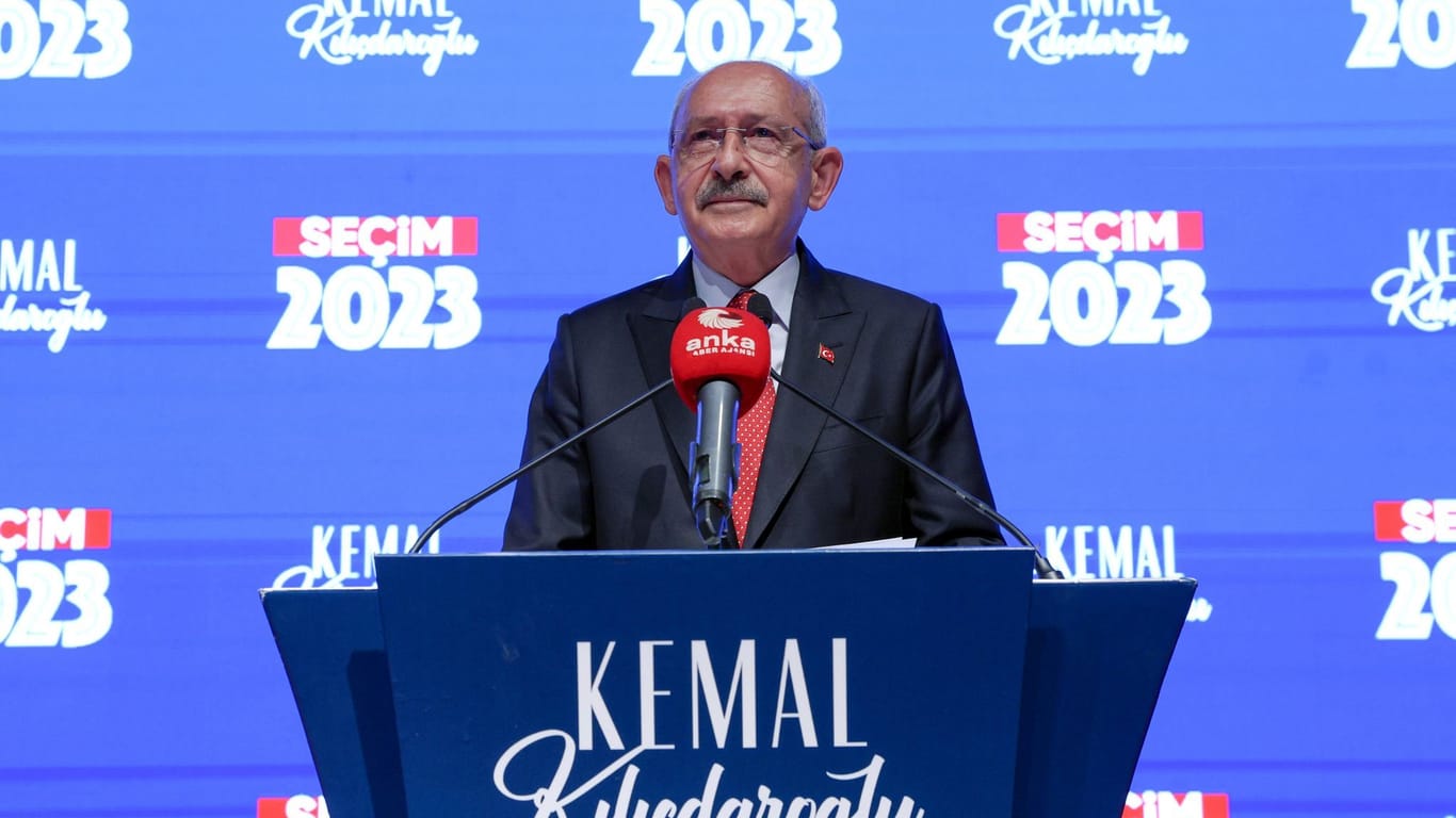 Ankara: Kemal Kılıçdaroğlu, Vorsitzender der CHP-Partei und Präsidentschaftskandidat der Nationalen Allianz, spricht in der CHP-Zentrale.