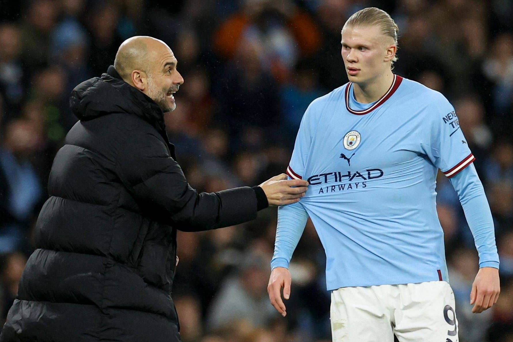 Pep Guardiola: Er regte sich über Erling Haaland (r.) auf.