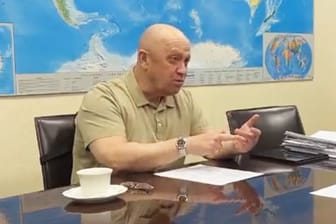 Jewgeni Prigoschin: Im Interview überrascht der Söldner-Chef mit möglichen Szenarien für ein Ende des Ukraine-Krieges.