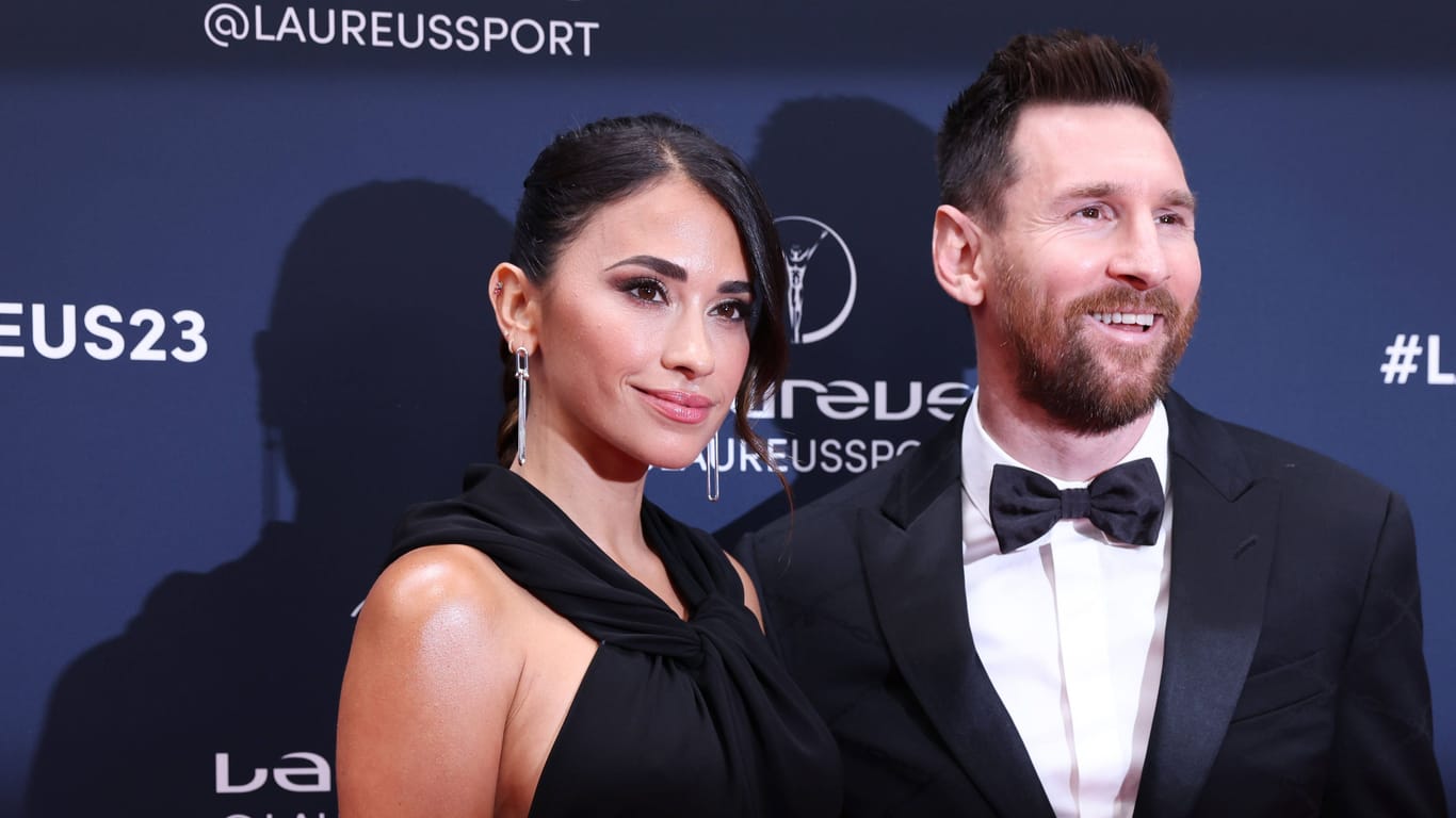 Lionel Messi mit seiner Ehefrau Antonela Roccuzzo: Der Weltmeister wird wohl bald mit seiner Familie von Paris nach Saudi-Arabien umziehen.