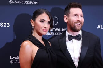 Lionel Messi mit seiner Ehefrau Antonela Roccuzzo: Der Weltmeister wird wohl bald mit seiner Familie von Paris nach Saudi-Arabien umziehen.