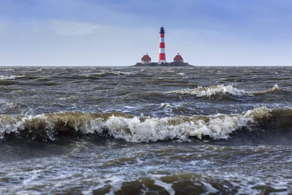 Stürmische Nordsee: Am Dienstag sind Sturmböen in hoher Geschwindigkeit zu erwarten.