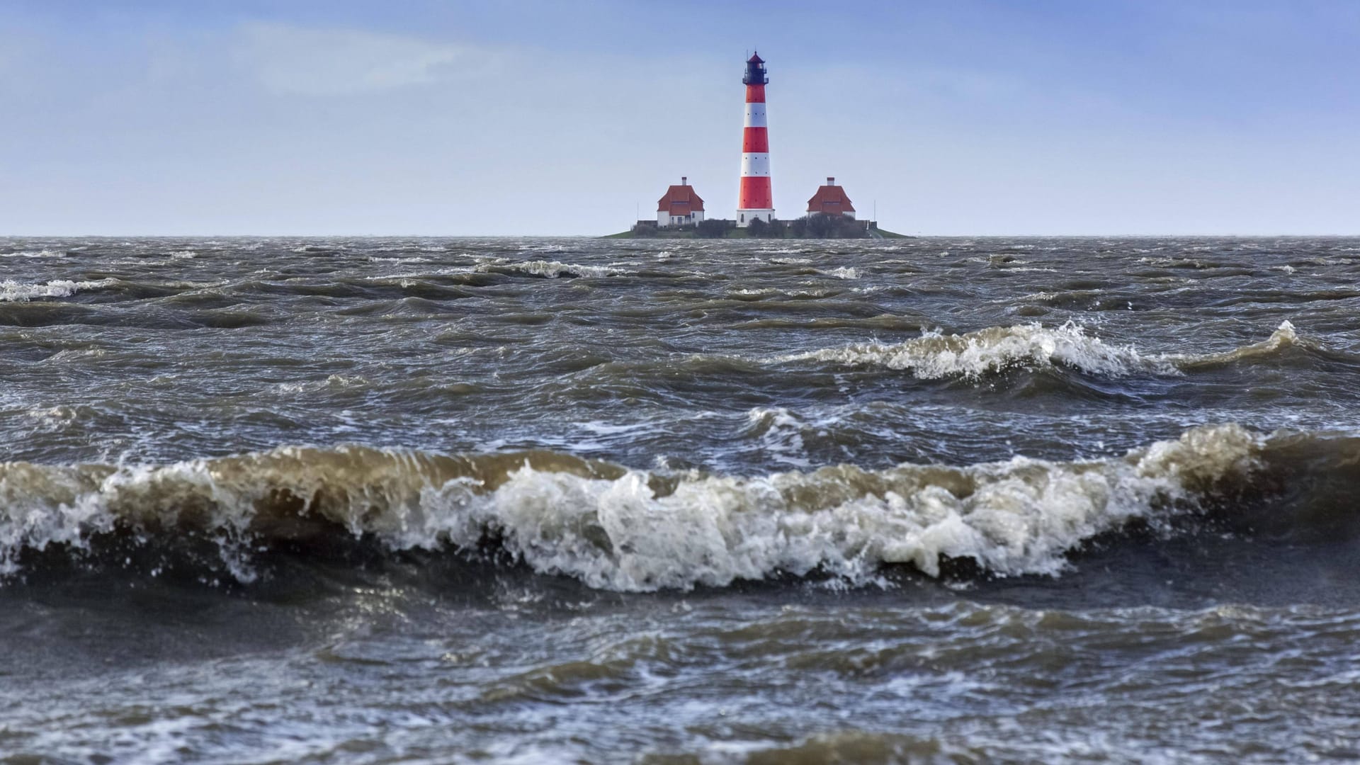 Stürmische Nordsee: Am Dienstag sind Sturmböen in hoher Geschwindigkeit zu erwarten.