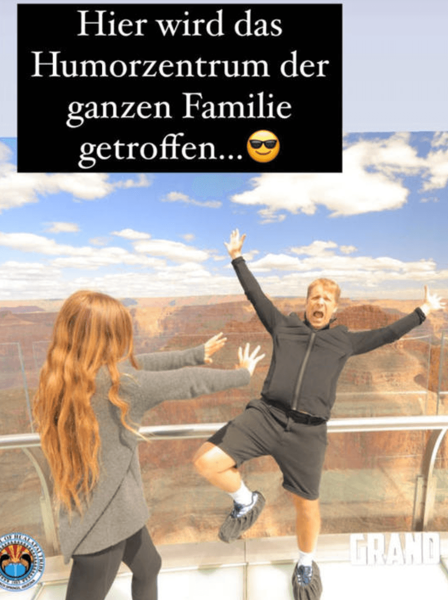 Der Humor scheint in der Familie zu liegen.