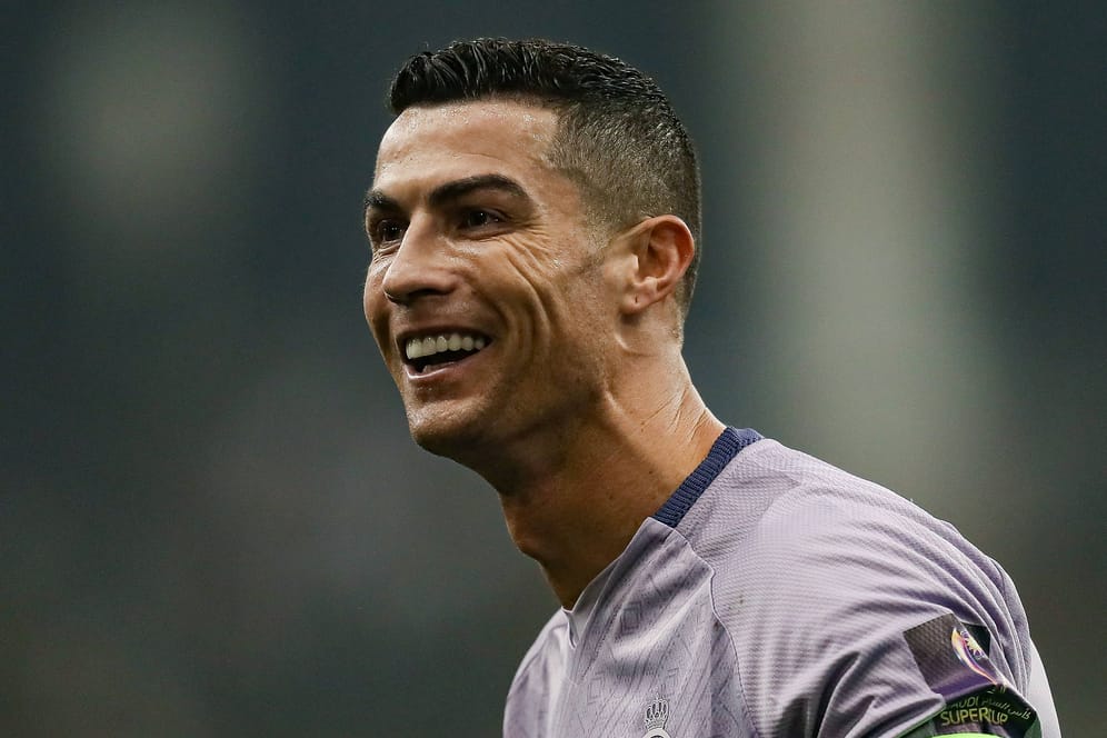 Cristiano Ronaldo: Er verdient in Saudi-Arabien sehr gutes Geld, besonders wegen Sponsoreneinnahmen.