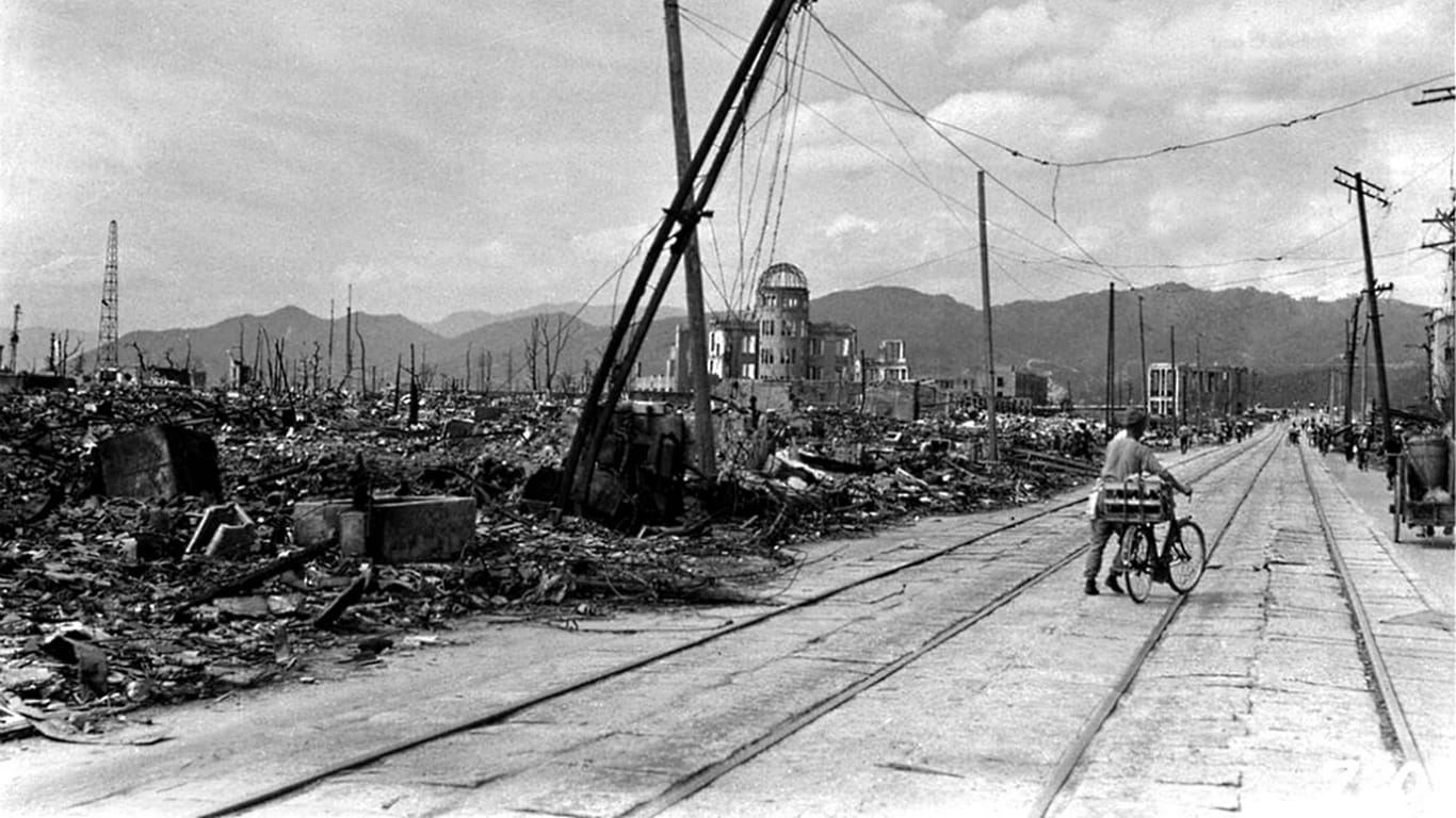 Hiroshima, 6. August 1945: Die US-Atombombe "Little Boy" hat weite Teile der japanischen Stadt zerstört.