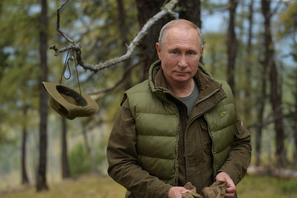 Wladimir Putin beim Urlaub (Archivbild): Für Russlands Präsidenten ist die Natur zum Ausbeuten da, meint Wladimir Kaminer.