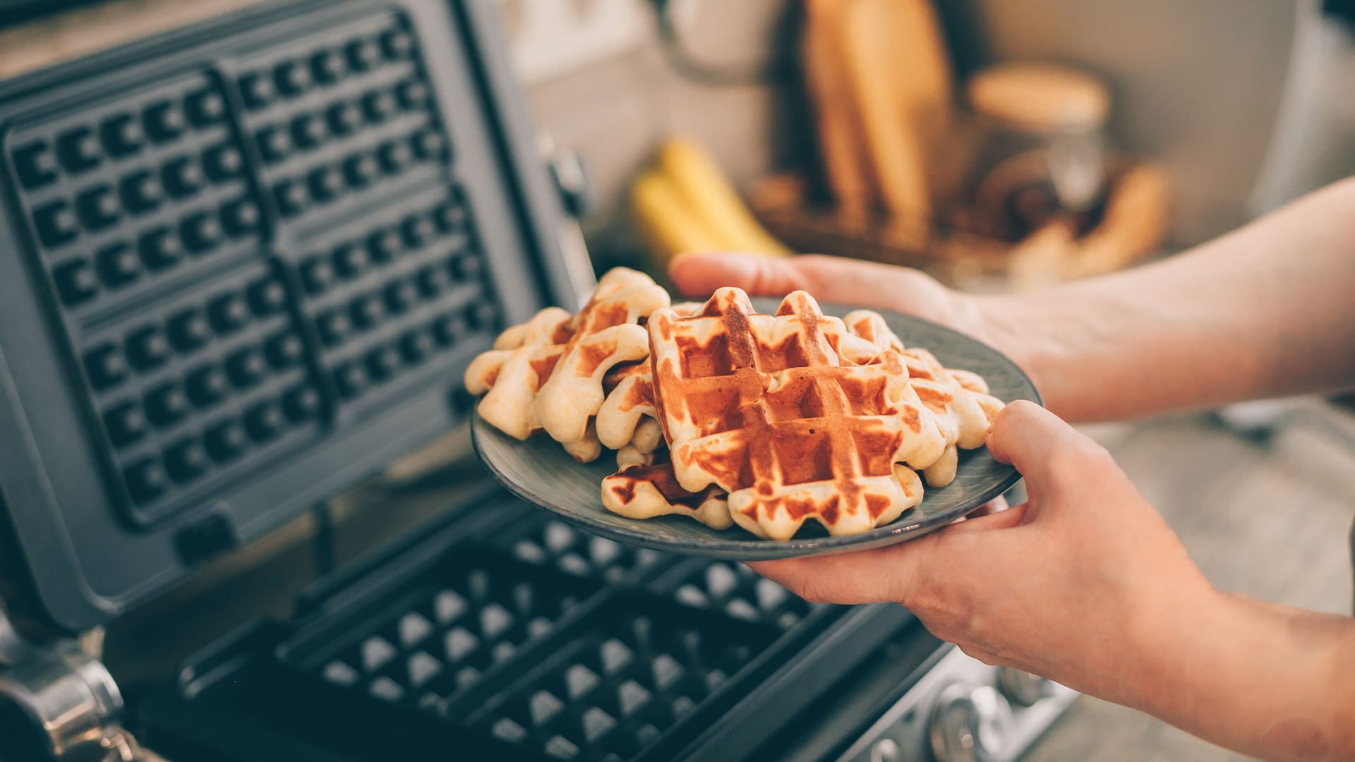 Fluffig, knusprig und einfach lecker: Die besten Waffeleisen für Belgische Waffeln und klassische Herzwaffeln.