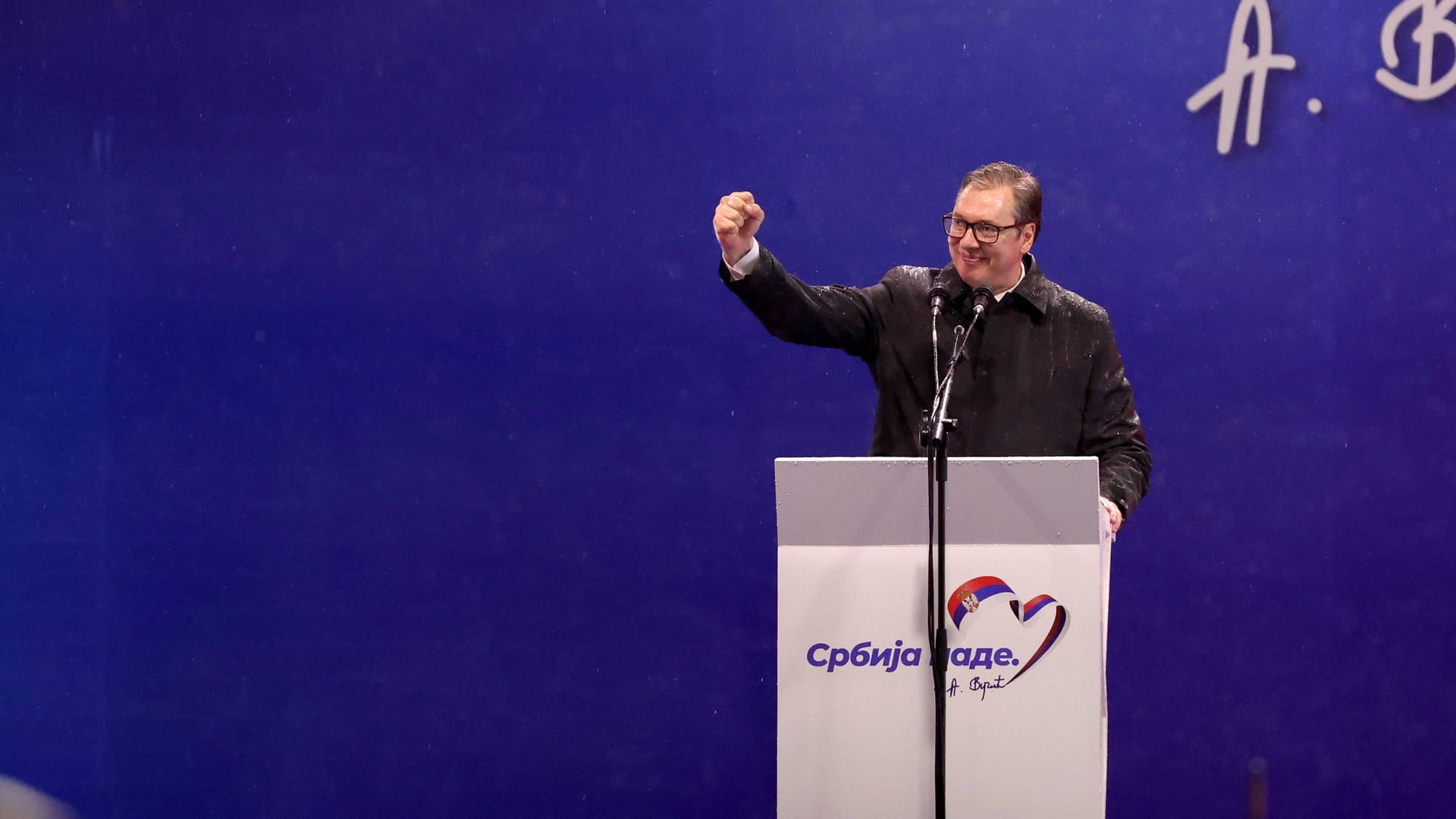 Serbiens Regierungschef Aleksandar Vucic bei einer Konferenz: Bei Protesten im Land fordern zahlreiche Menschen den Rücktritt des autoritär regierenden Präsidenten.