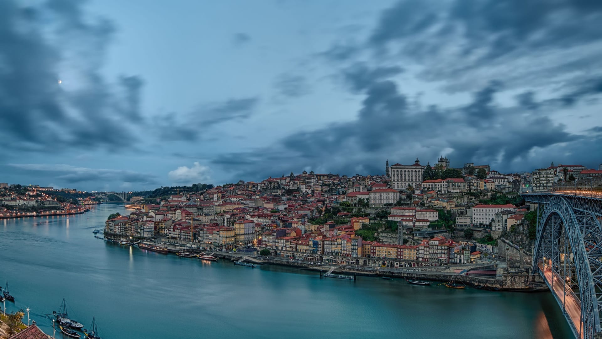 Porto: Die malerische Stadt in Portugal ist auch bei Pfingsturlaubern beliebt.