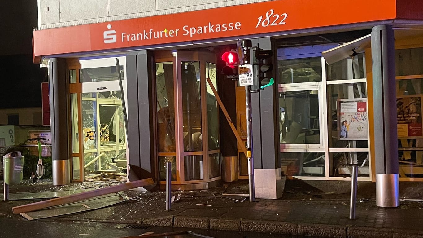 Die zerstörte Filiale in Frankfurt-Sossenheim.