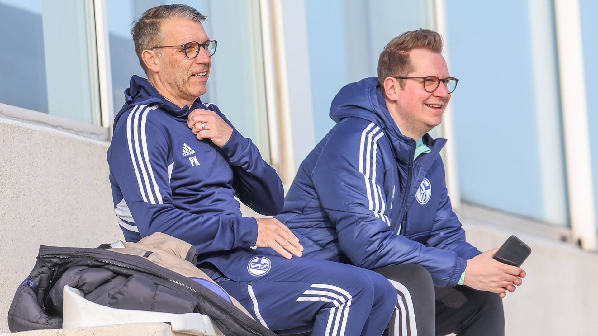 Sportvorstand Peter Knäbel (l.) neben Chefscout André Hechelmann: Letzterer rückt Berichten zufolge auf eine neue Position.