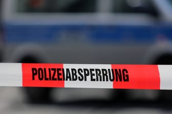 Verkehrsunfall (Symbolbild): Eine Frau muss im Krankenhaus behandelt werden. Verkehrsunfall (Symbolbild): Eine Frau muss im Krankenhaus behandelt werden.