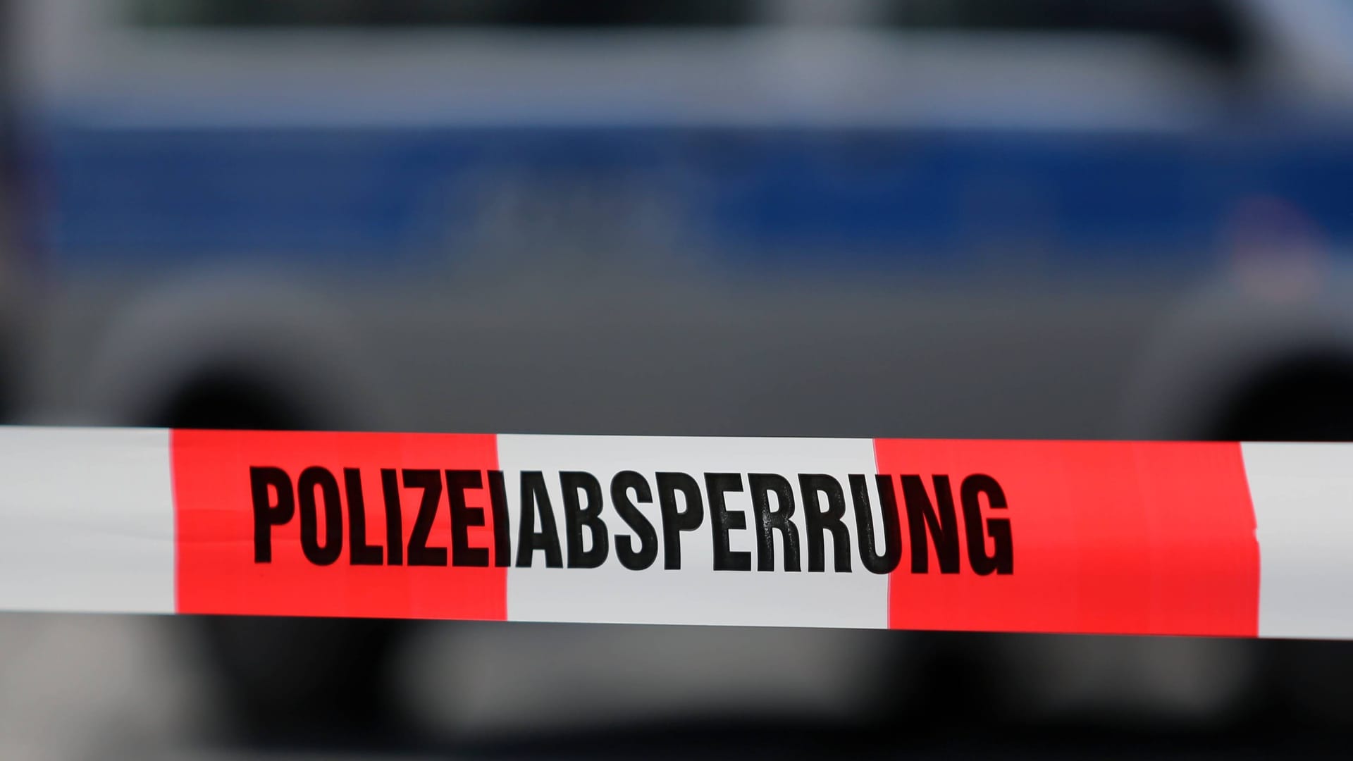 Verkehrsunfall (Symbolbild): Eine Frau muss im Krankenhaus behandelt werden. Verkehrsunfall (Symbolbild): Eine Frau muss im Krankenhaus behandelt werden.