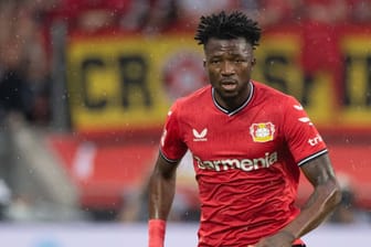 Edmond Tapsoba: Der Leverkusen-Profi war wohl mit überhöhter Geschwindigkeit unterwegs. Edmond Tapsoba: Der Leverkusen-Profi war wohl mit überhöhter Geschwindigkeit unterwegs.