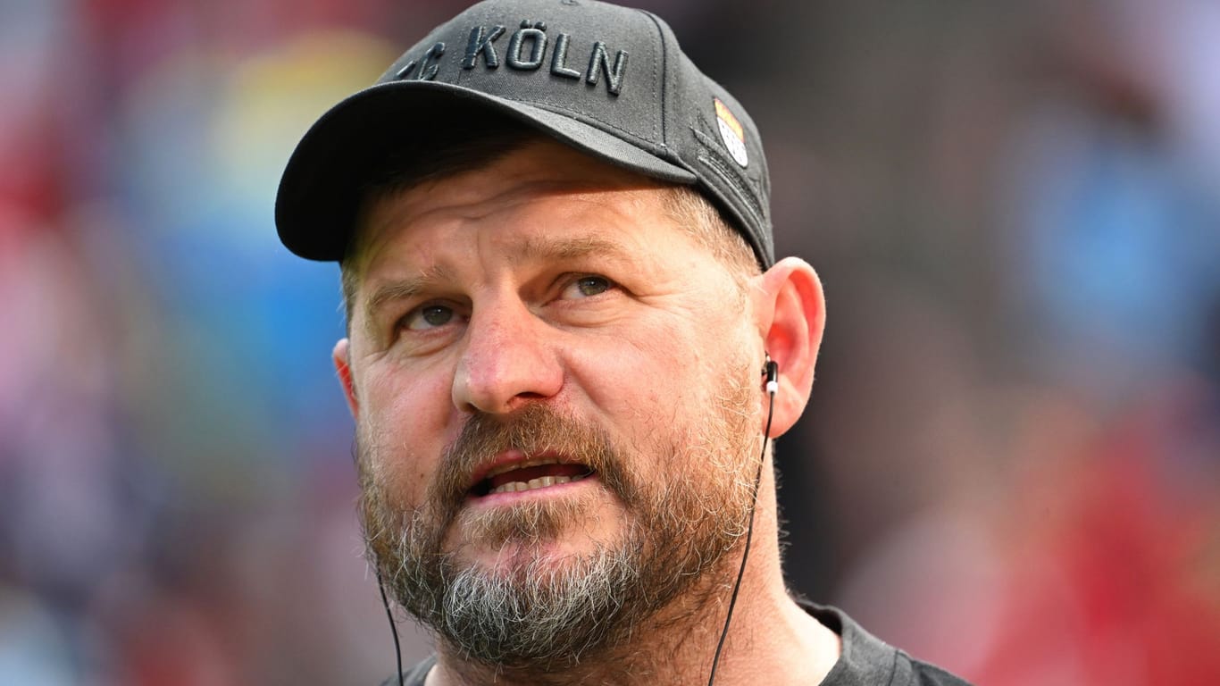 RheinEnergieStadion: Kölns Trainer Steffen Baumgart gibt vor dem Spiel ein Interview.