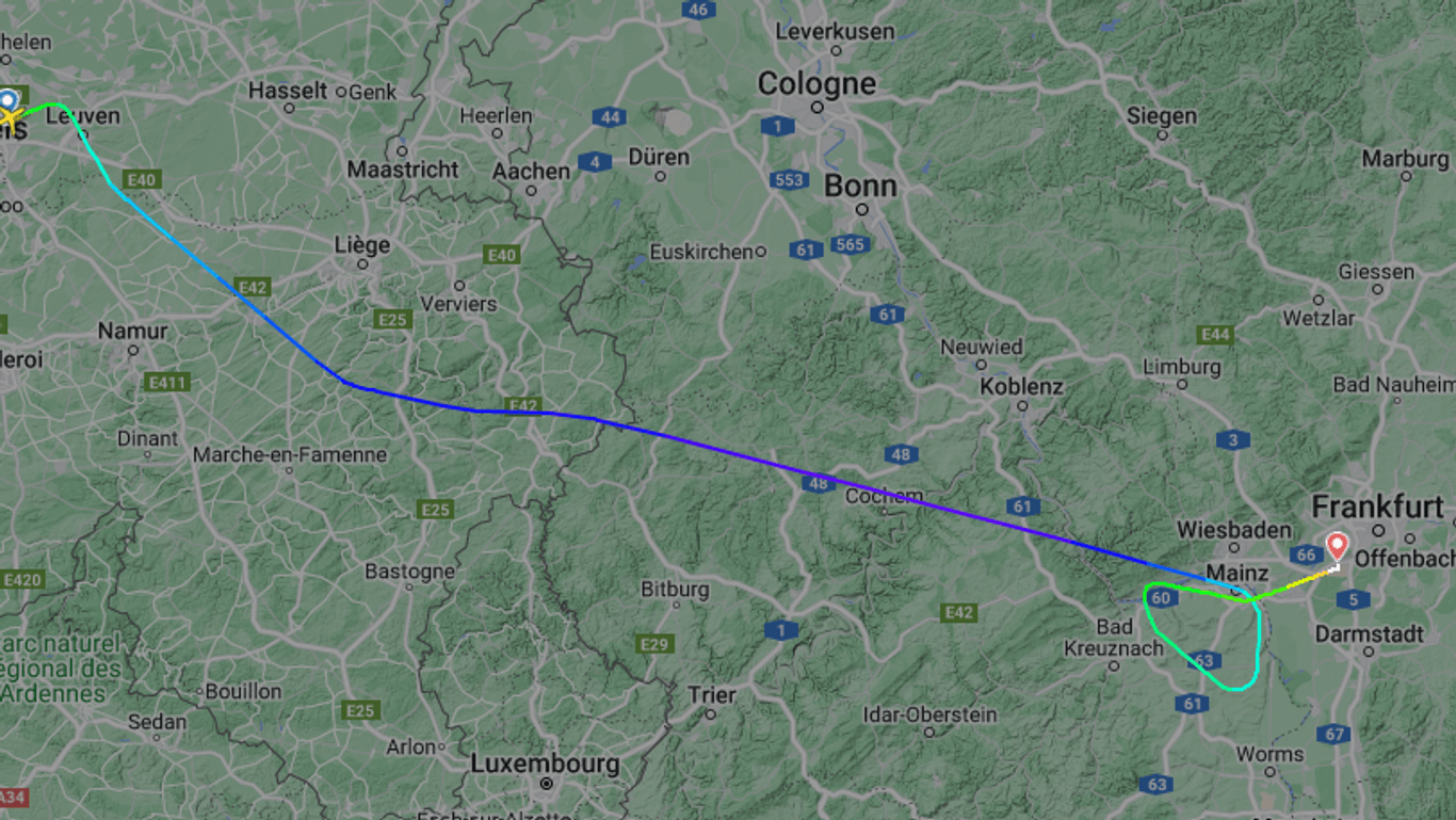 Der Flug LH-2289 flog über Main eine Schlaufe und setzte zur Landung in Frankfurt an.