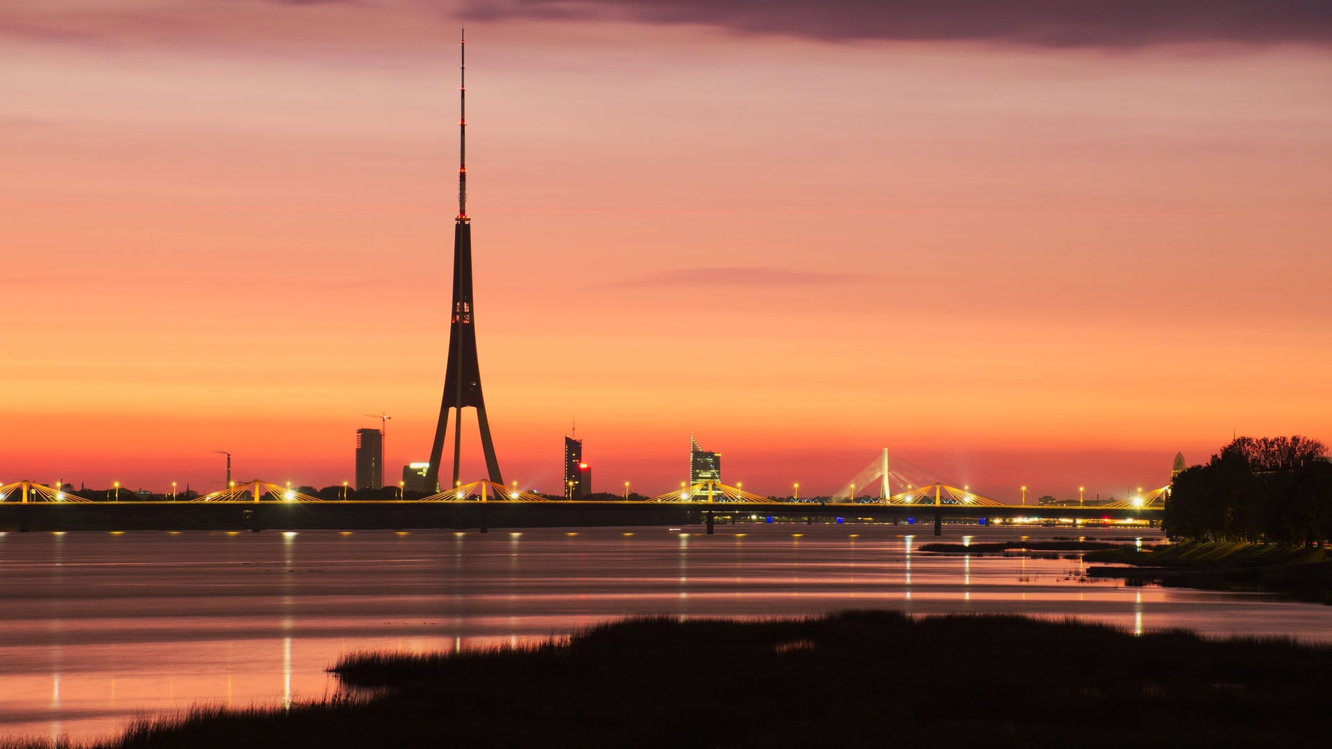 Fernsehturm in Riga: Der Ausblick von dieser Plattform ist sieben mal günstiger als der vom Berliner Exemplar.