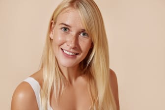 Perfektes Äußeres: Junge, vorzugsweise blonde Frauen in dezenten Outfits erobern derzeit als "Vanilla Girls" das Internet (Symbolbild).