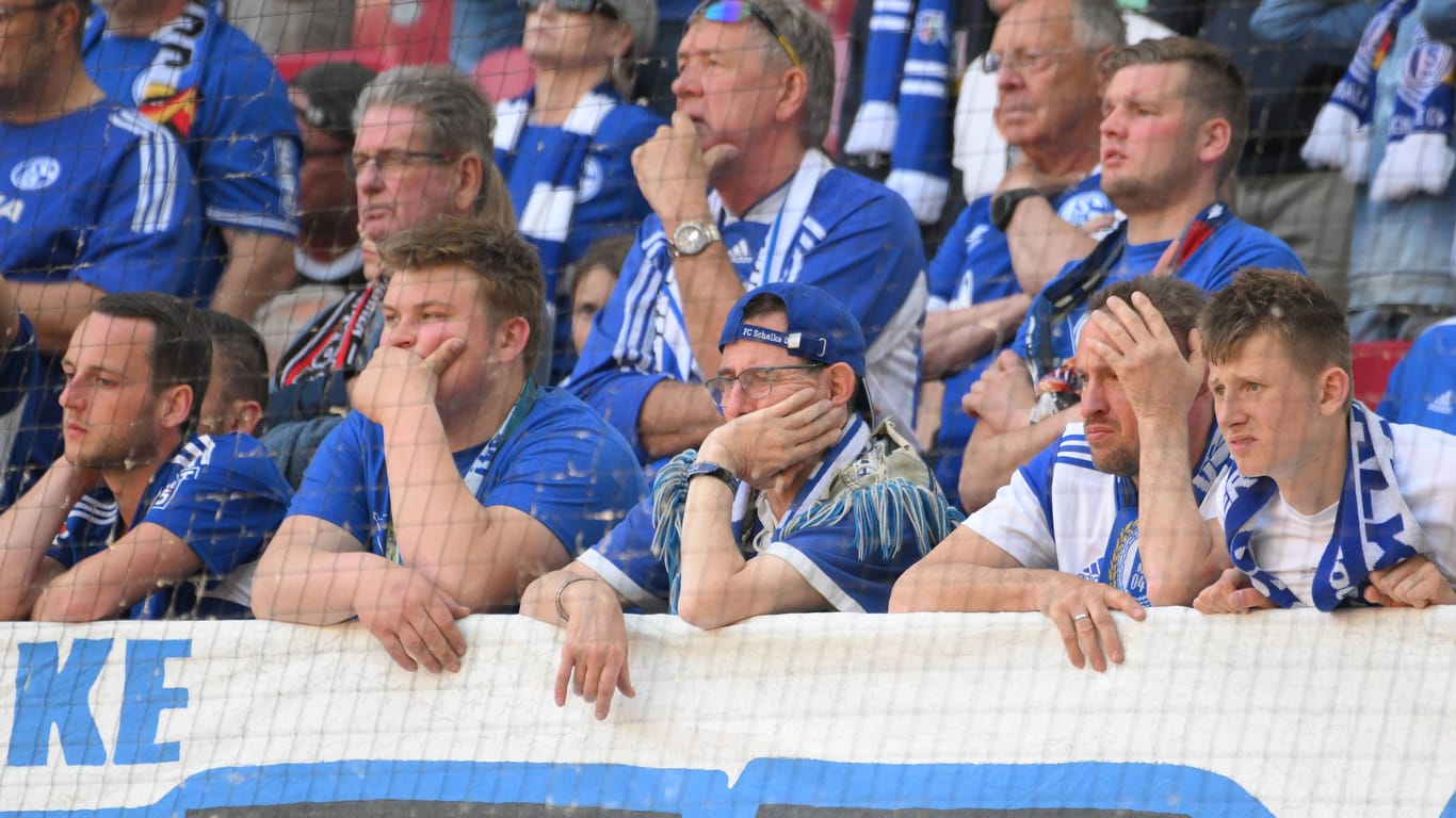 Die Schalker Fans waren nach dem Abstieg frustriert.