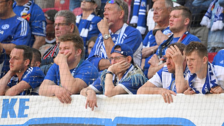Die Schalker Fans waren nach dem Abstieg frustriert.