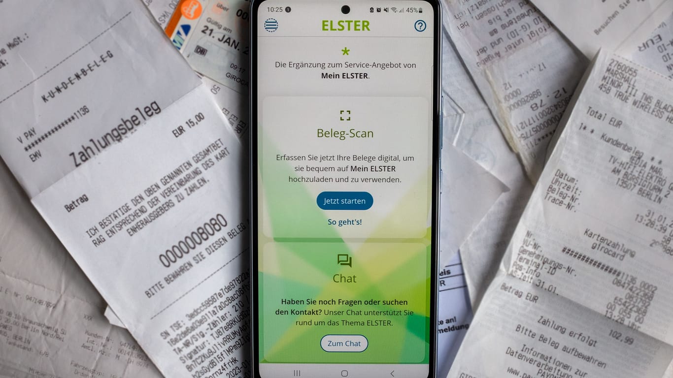 Elster-App und Belege (Symbolbild): Das Finanzamt kann bei der Einkommensteuererklärung Nachweise für Ihre Ausgaben verlangen.