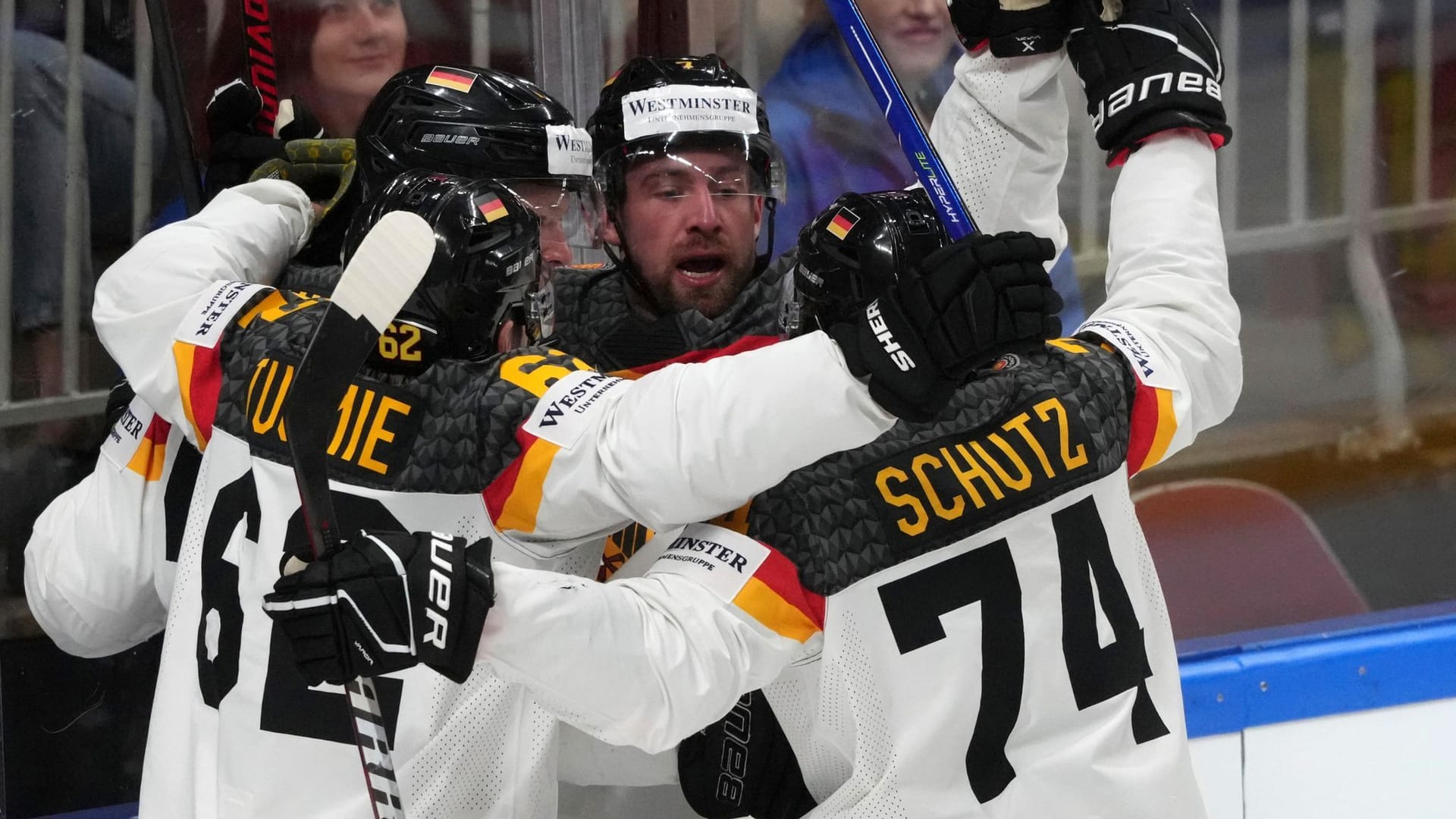 Jubel im deutschen Team: Deutschland steht im Halbfinale der WM.