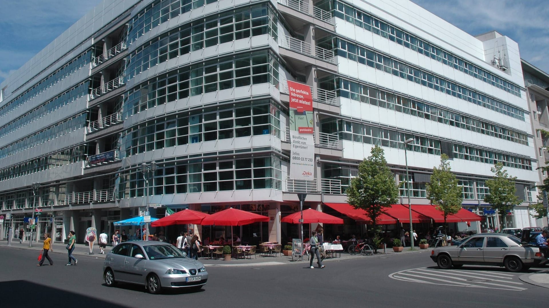 Kreuzung Friedrichstraße Ecke Schützenstraße (Archivbild): Hier sind die beiden Frauen kollidiert. Kreuzung Friedrichstraße Ecke Schützenstraße (Archivbild): Hier sind die beiden Frauen kollidiert.