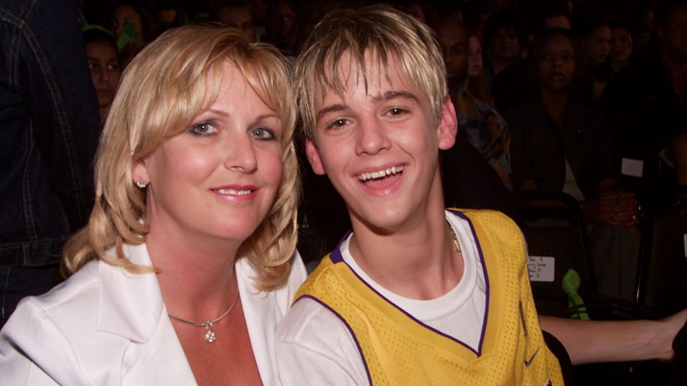 Jane Schneck und Aaaron Carter: Hier posieren Mutter und Sohn 2001 zusammen.