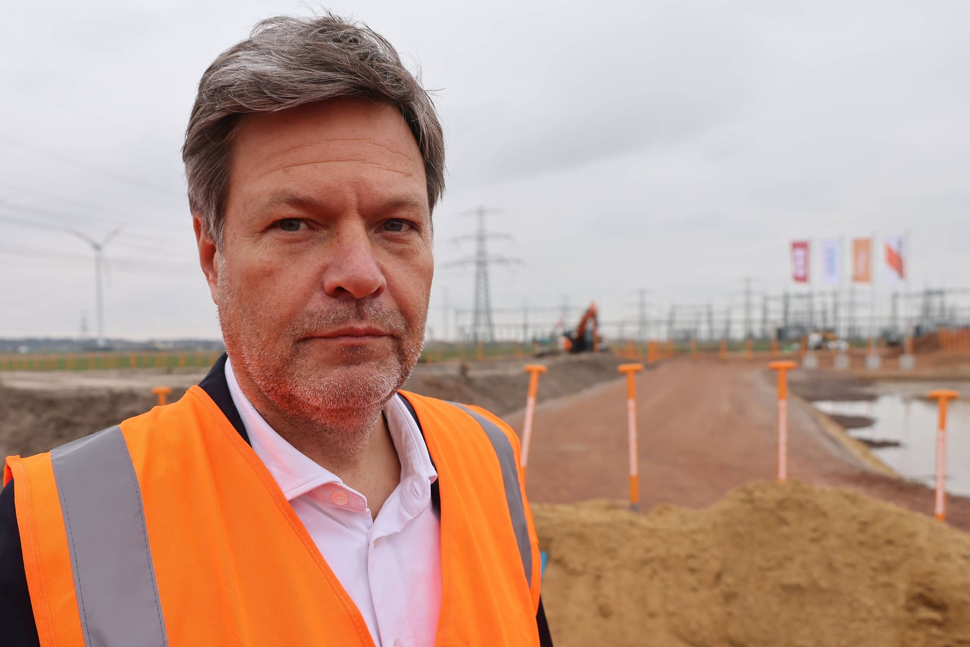Robert Habeck auf einer Baustelle: Der Wirtschaftsminister will die Energieversorgung des Landes umbauen.