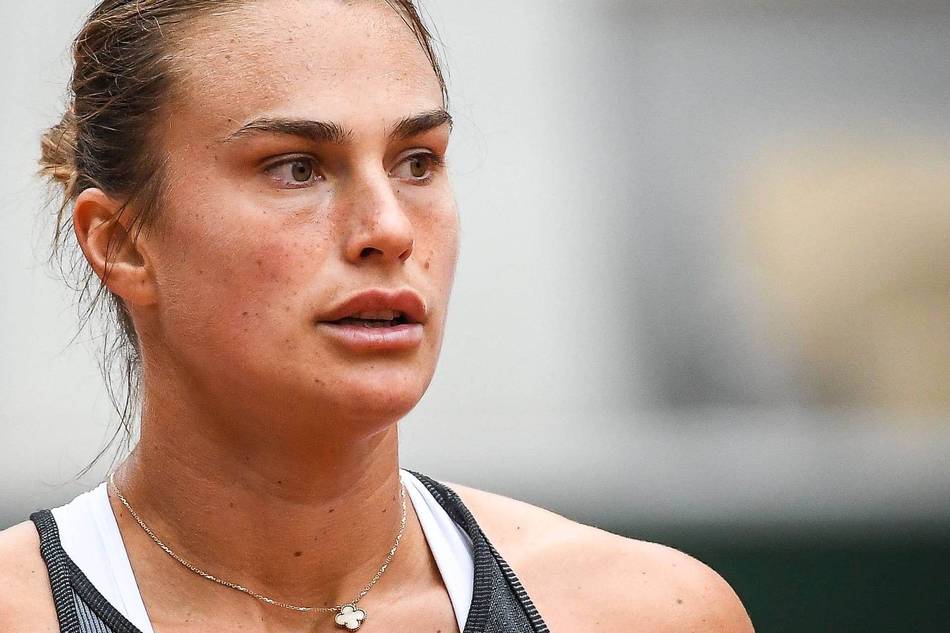 Aryna Sabalenka: Die Tennisspielerin hat über ihre Erstrunden-Kontrahentin der French Open gesprochen.