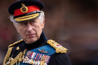 König Charles III: Nach der Krönung gönnt sich der 74-Jährige eine Verschnaufspause.