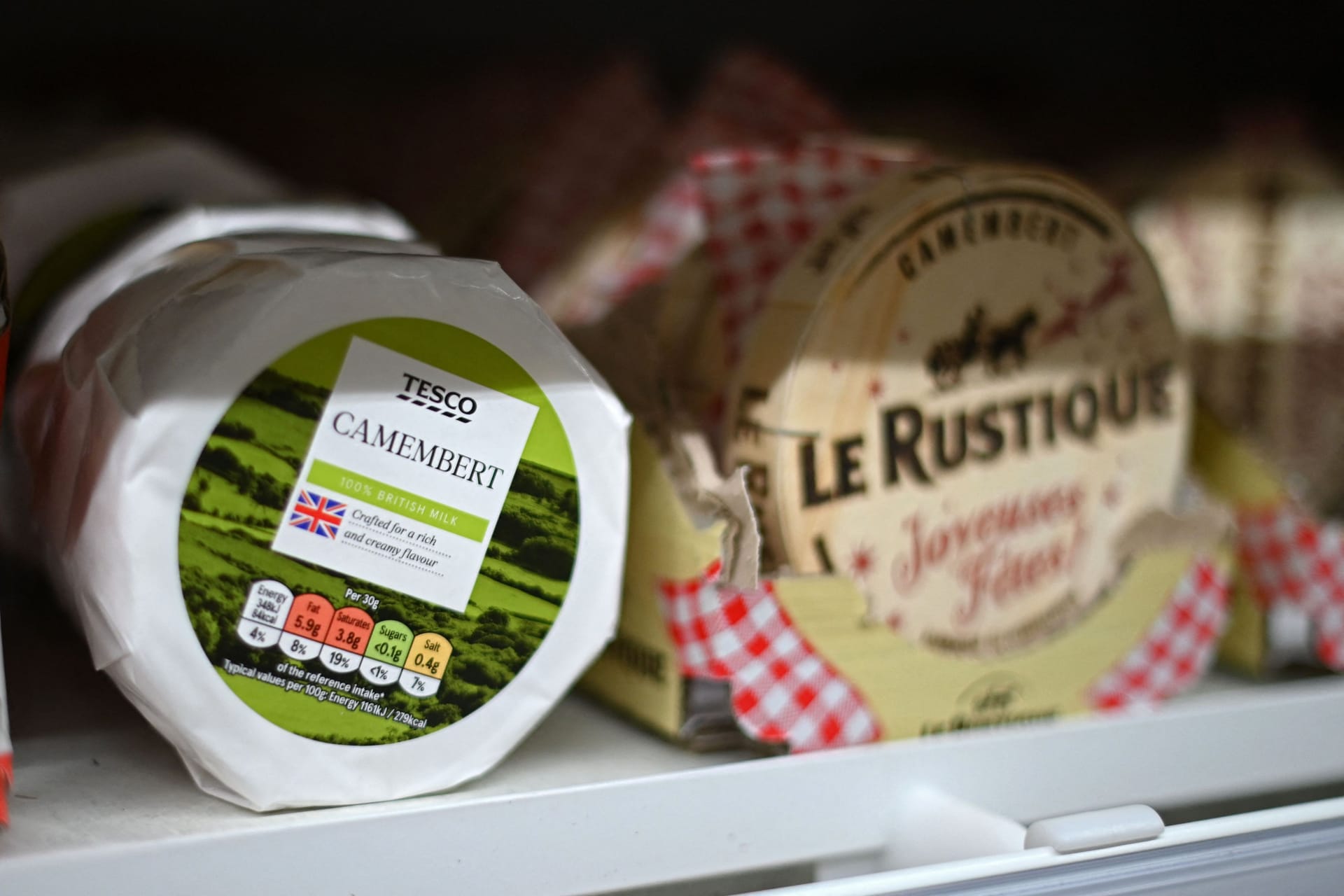 Käse in Großbritannien: Wegen des Brexits könnte Käse bald ein knappes Gut in britischen Supermärkten werden. Käse in Großbritannien: Wegen des Brexits könnte Käse bald ein knappes Gut in britischen Supermärkten werden.