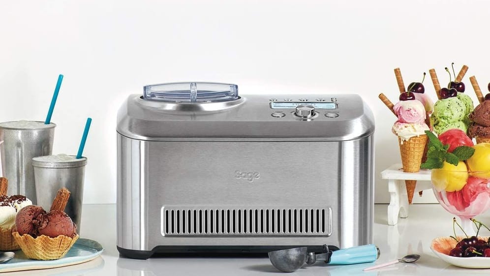 Amazon reduziert "gut" getestete Sage-Eismaschine: Mit einer Eismaschine gelingen Ihnen im Sommer die leckersten Eiskreationen kinderleicht.