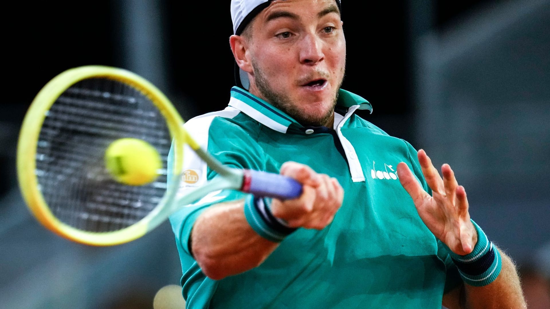 Die Vorhand saß: Jan-Lennard Struff im Match gegen Aslan Karazew.