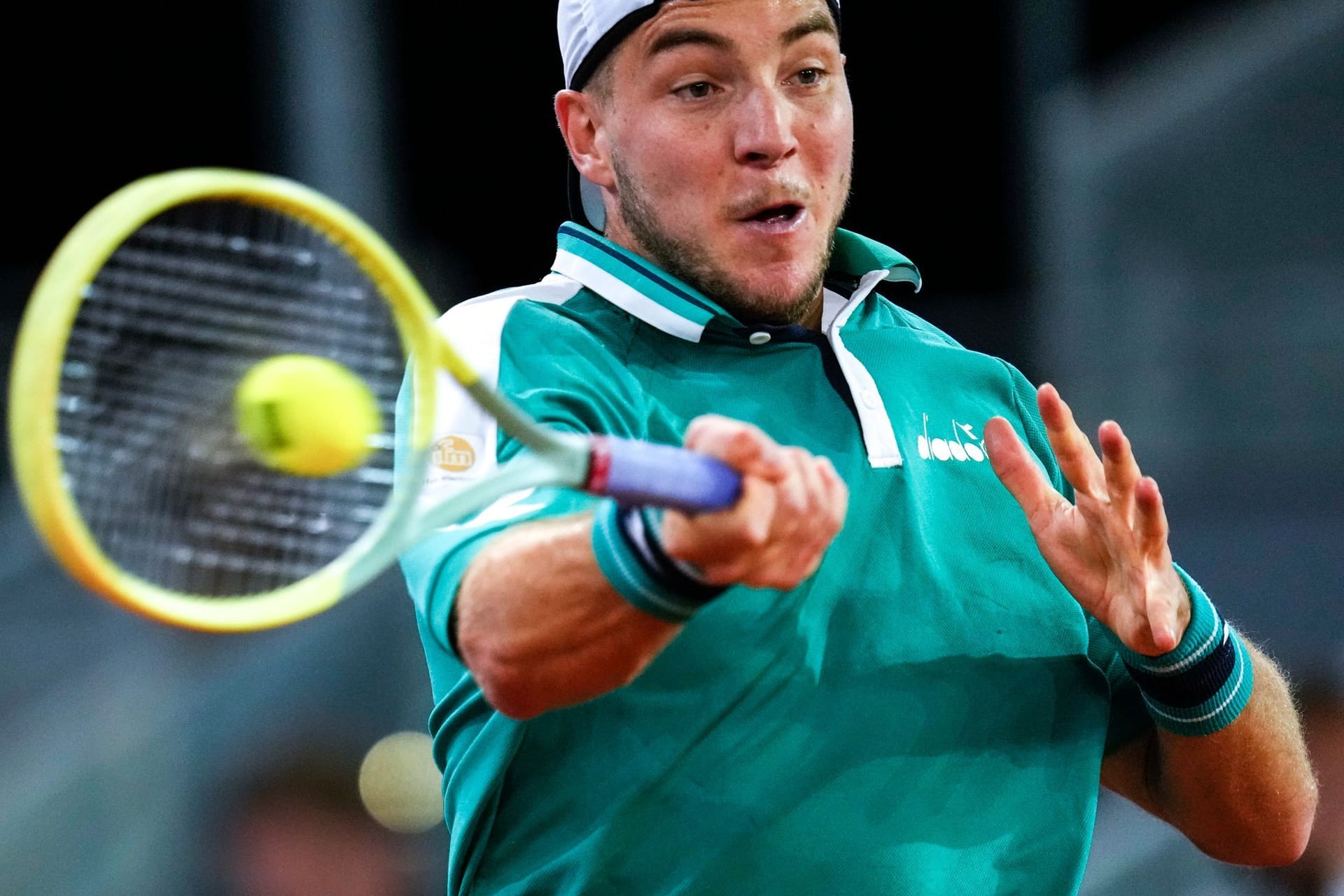 Die Vorhand saß: Jan-Lennard Struff im Match gegen Aslan Karazew.