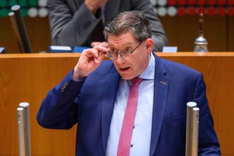 Dietmar Brockes (Archivbild): Der Abgeordnete der FDP zahlte laut Staatsanwaltschaft einen niedrigen vierstelligen Betrag.