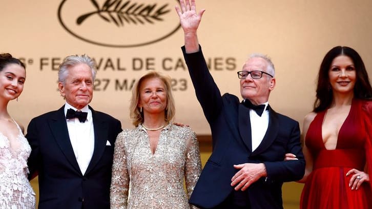 Iris Knobloch (M.) mit Michael Douglas, Catherine Zeta-Jones und ihrer Tochter Cary sowie Thierry Fremaux: Erstmals leitet eine Deutsche das Filmfest.