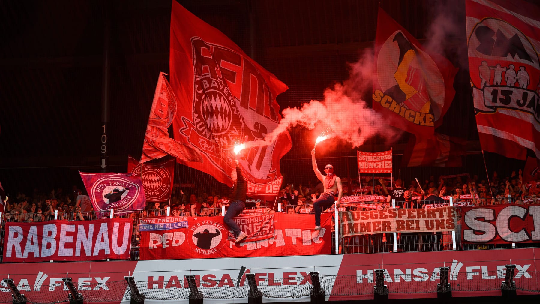 Nach Pyro-Eklat: Werder Bremen Errichtet Spuckschutz Im Weserstadion