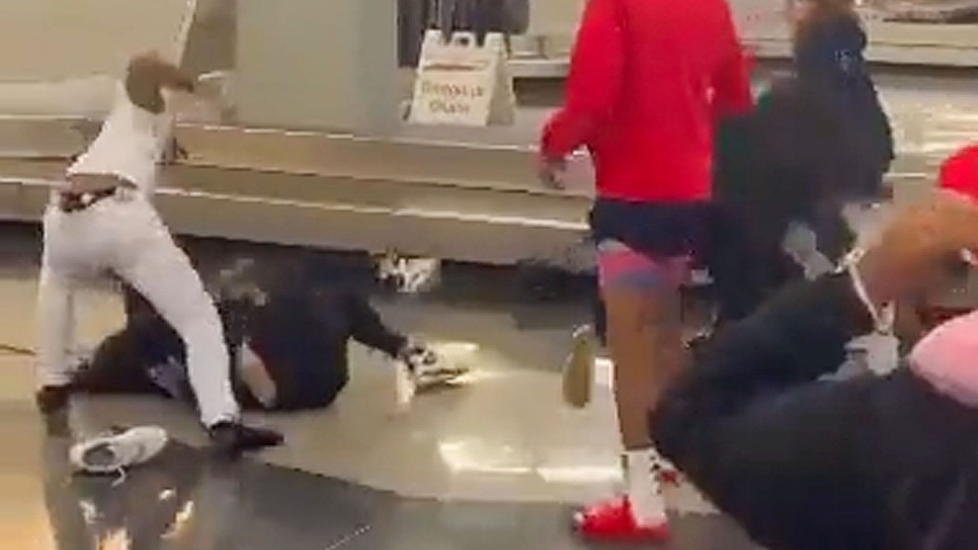 Schlägerei am Flughafen in Chicago