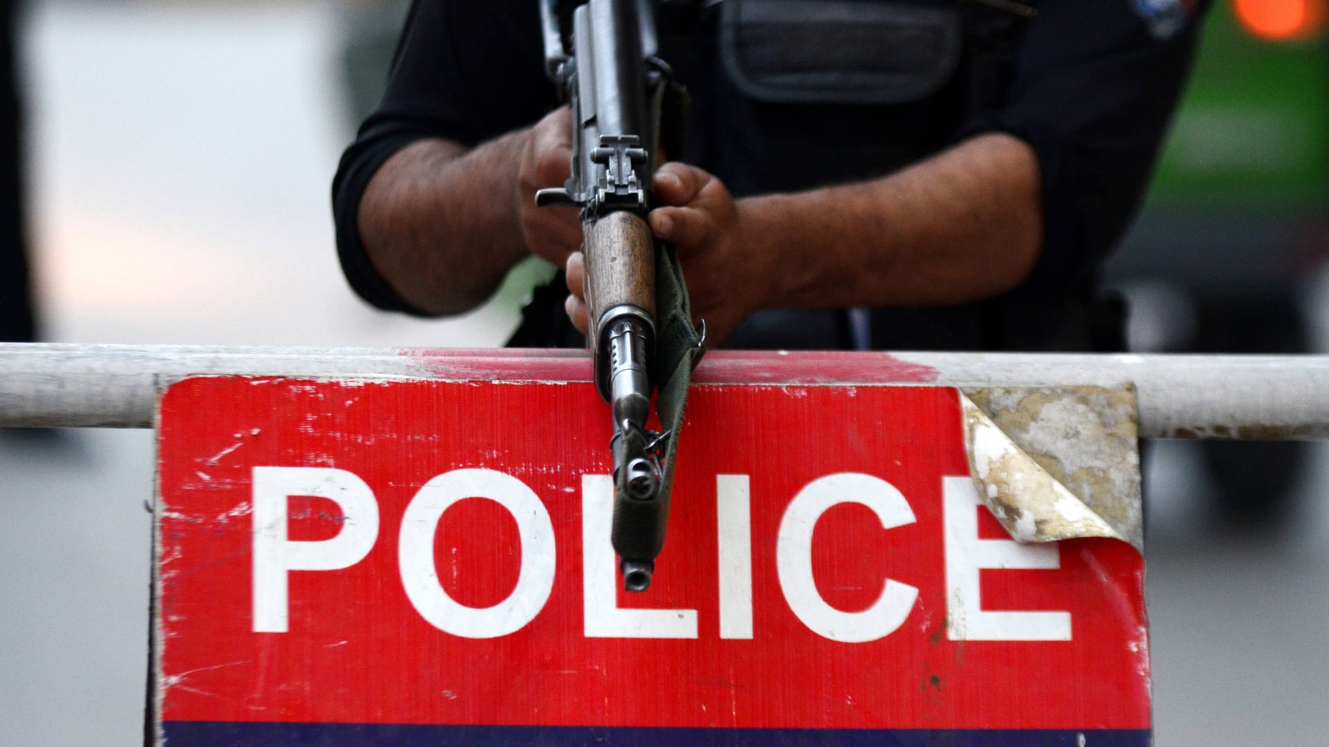 Polizei in Pakistan (Archivbild): Eine Frau wurde angezündet und starb. Polizei in Pakistan (Archivbild): Eine Frau wurde angezündet und starb.