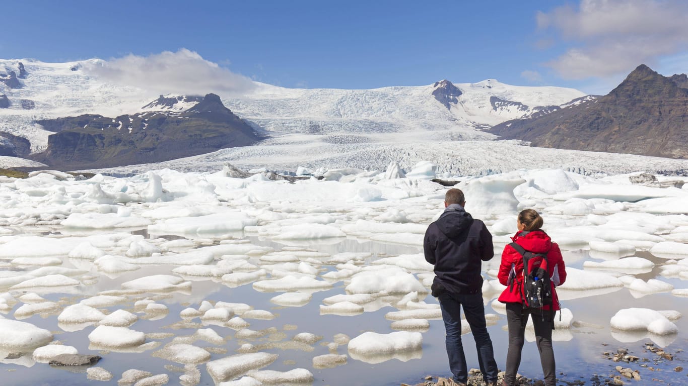 Gletschersee Fjallsárlón: Rund um den Gletscher Vatnajökull breitet sich der Nationalpark aus.