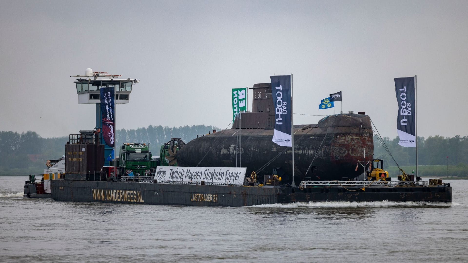 U-Boot auf dem Rhein unterwegs